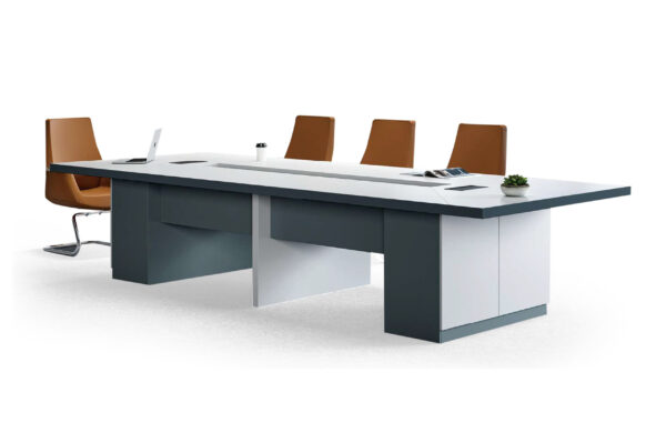 طاولة اجتماعات مصممة حسب الطلب – تصنيع محلي مع لوح شيبورد مطلي بالميلامين / 10604