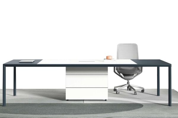 طاولة اجتماعات مخصّصة – تصنيع محلي من لوح خشبي مضغوط بطبقة ميلامين / 10606